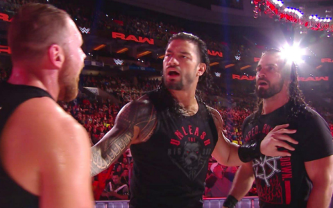 WWE 2018 RAW ：随着迪安安布罗斯变得沮丧，捍卫者之间的紧张局势上升。