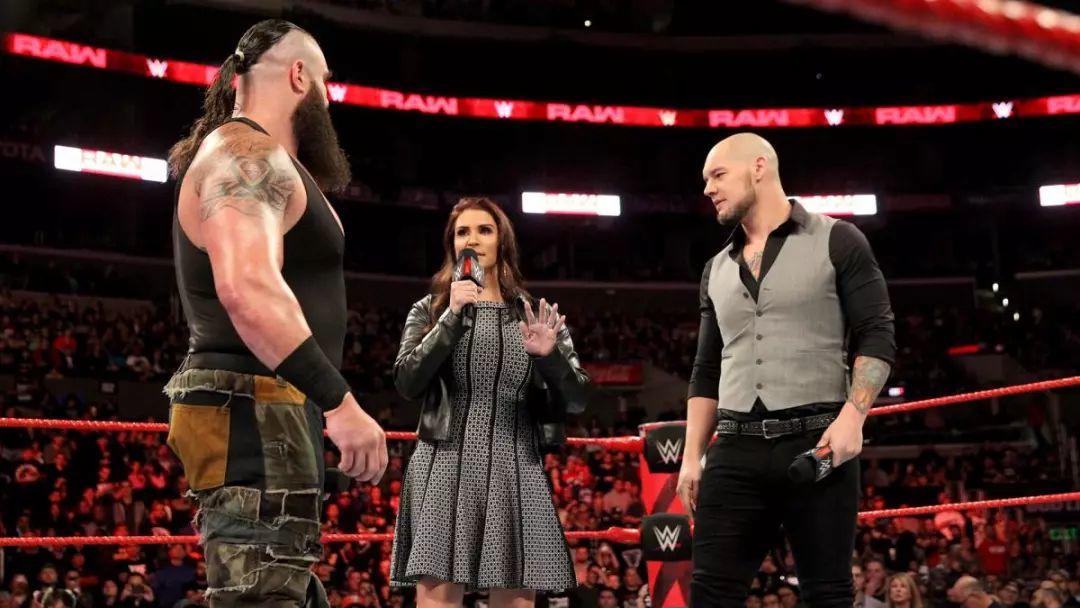 RAW丨院长和赛斯恩怨升级，布朗和独狼约战TLC，隆达发誓复仇夏洛特