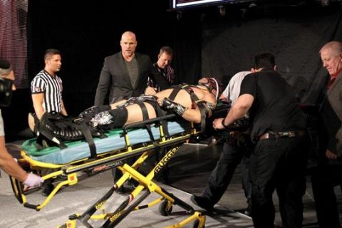 一旦失误非死即伤！WWE中常见的五大最危险杀招！