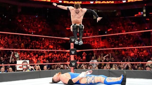 一旦失误非死即伤！WWE中常见的五大最危险杀招！