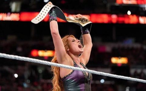 WWE最残暴反派觉醒、莱斯纳霸气回归，盘点地狱牢笼赛五大惊喜