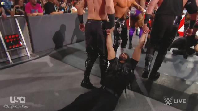 WWE捍卫者军团遭遇迄今为止最惨痛暴打！一场腥风血雨即将来临！
