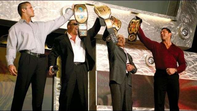 WWE传奇巨星回归！巴蒂斯塔将回Smackdown1000期重组进化军团！