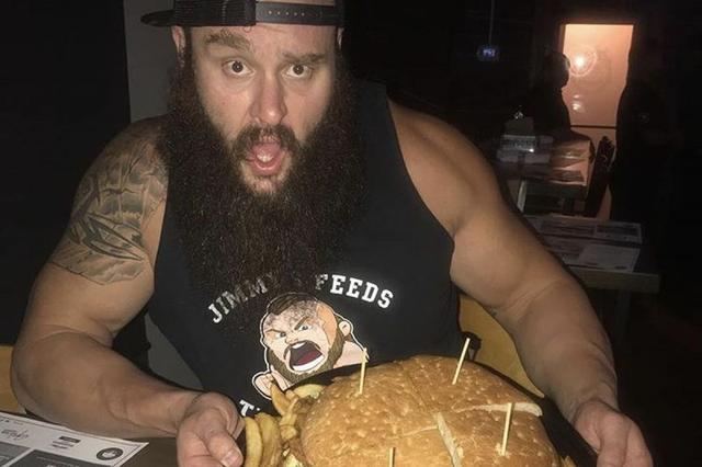 布朗·斯特鲁曼饭量有多大？他是怎样来到WWE的？黑羊秘密大起底