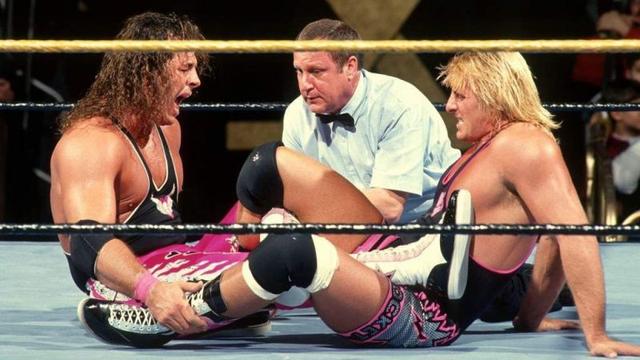 WWE史上最“爆冷”的几场比赛！HHH击败巨石强森成WWE冠军