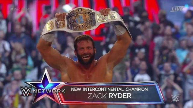 WWE史上最“爆冷”的几场比赛！HHH击败巨石强森成WWE冠军