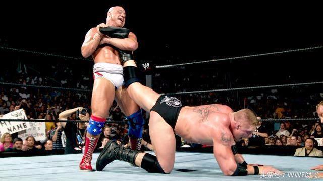 WWE 莱斯纳这次输定了？总经理安格誓要报仇雪恨！