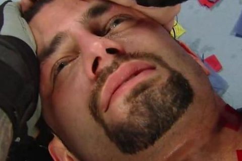 WWE罗曼·雷恩斯竟被逼得崩溃大哭？从那时起他的人生注定不平凡