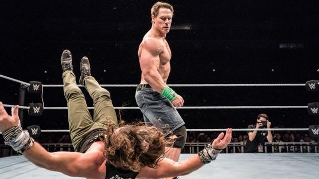 WWE罗林斯伤情触目惊心，黑羊称好戏还在后头，谁可帮圣盾一战？