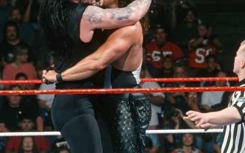 WWE大名鼎鼎的送葬者竟然这么玩世不恭？盘点葬爷的调皮小故事