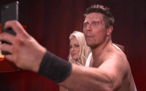 WWE惊魂一夜：四名一线巨星受伤，兰迪·奥顿伤情惨不忍睹！