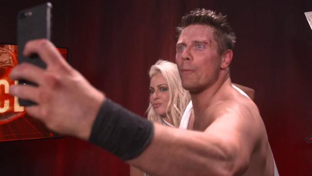 WWE惊魂一夜：四名一线巨星受伤，兰迪·奥顿伤情惨不忍睹！