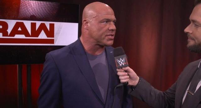 WWE罗林斯伤情触目惊心，黑羊称好戏还在后头，谁可帮圣盾一战？