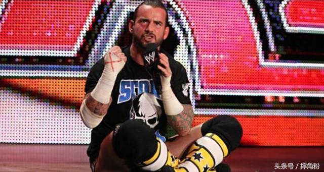 WWE你不知道的内幕！解析CM PUNK与HHH闹翻的原因