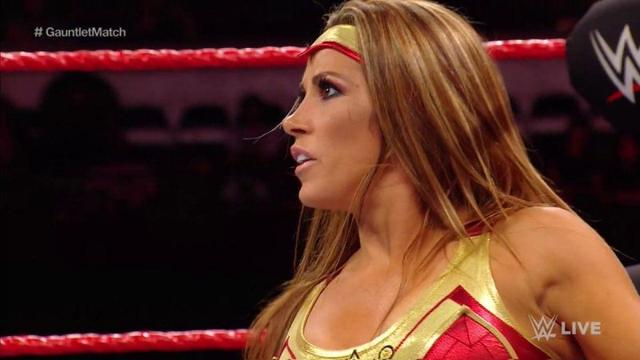 WWE擂台上也有神奇女侠？还有三个超级赛亚人战士和真人快打