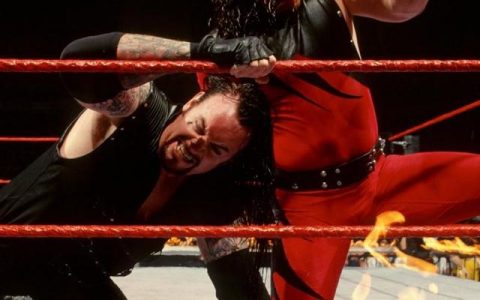 WWE有哪些奥斯卡时刻？马克亨利退役演讲中偷袭约翰塞纳上榜