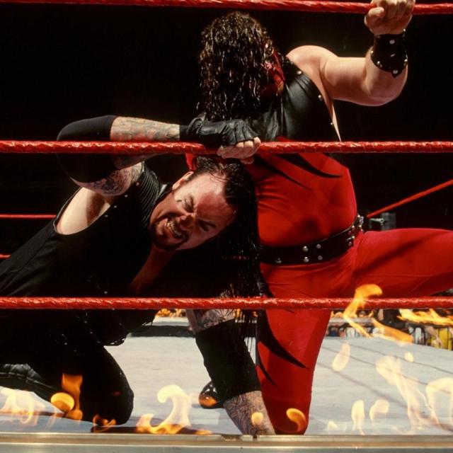 WWE有哪些奥斯卡时刻？马克亨利退役演讲中偷袭约翰塞纳上榜