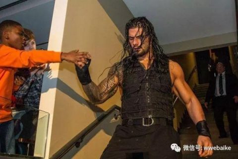 WWE选手巡演时的待遇如何？吃住都要自费，出行自己掏钱