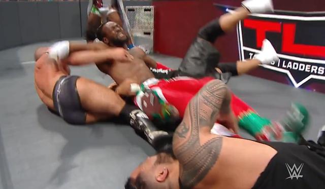 WWE最新TLC大赛战报：“天选之人”翻车，明日华夺冠！