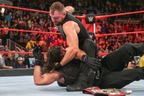 2018年WWE最让人震惊的3大时刻！罗曼雷恩斯白血病复发放弃冠军