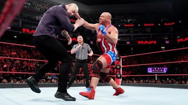 WWE全新时代到来？本期RAW仍令人大失所望！