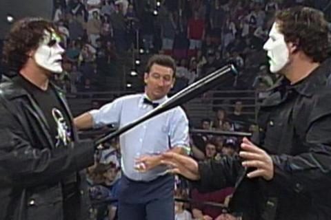 WWE版“真假美猴王”，盘点曾与“自己”对战过的摔角手们