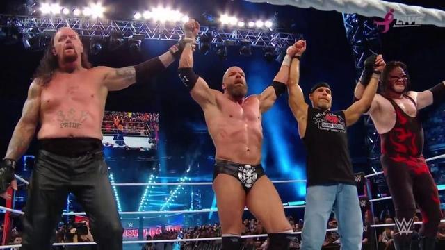 WWE的时代改变了！花瓶女选手如今成主力，人气比男选手还要高