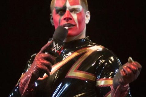 WWE最无聊的擂台形象有多奇葩？曾有肌肉男穿着女式睡衣打比赛