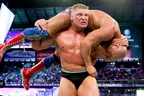 WWE最难打破的纪录之一！布洛克莱斯纳年仅25岁成WWE冠军