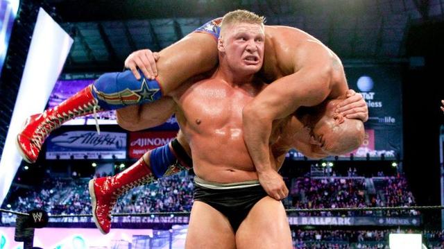 WWE最难打破的纪录之一！布洛克莱斯纳年仅25岁成WWE冠军