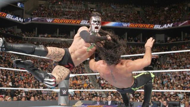 WWE那些差点要了命的擂台事故！大布脑震荡，HBK脊柱断裂