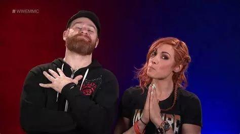 WWE选手塞斯罗林斯与女子选手传绯闻？他们已是相识十年的好友