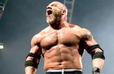 HHH接手WWE真的可以改变低迷的现状吗？他永远都比不了老麦