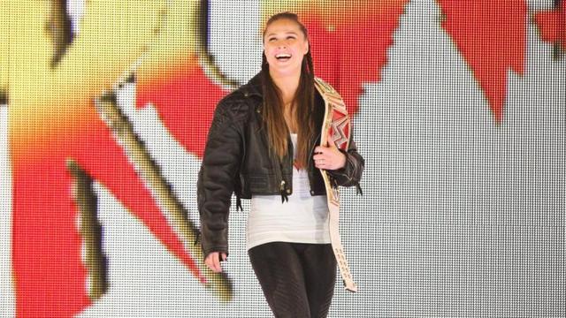 如果UFC女子冠军机械婆签约WWE怎么办？她依然会成为隆达的升级包
