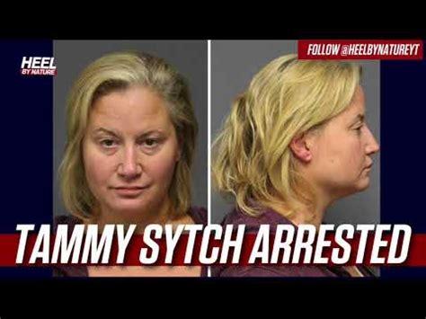 她是史上首位WWE女郎！染上酒瘾后倾家荡产，4周内遭逮捕5次