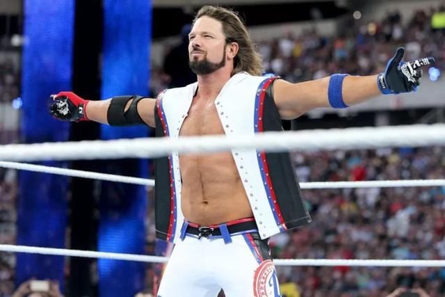 WWE在2018年比赛场次最多的是谁？被称为“玻璃人”的他居然第一