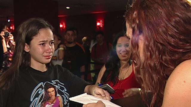 她是WWE的“疯妞”,曾与数人同时交往!如今结婚靠卖书养活男友 她是WWE的“疯妞”,曾与数人同时交往!如今结婚靠卖书养活男友