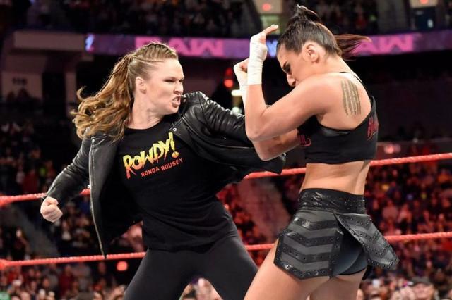 如果UFC女子冠军机械婆签约WWE怎么办？她依然会成为隆达的升级包