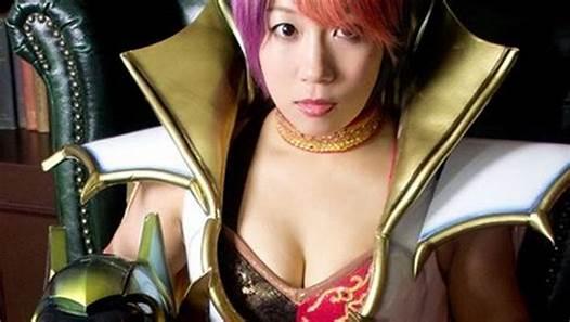 她是WWE的“女战神”!已经38岁却依然被无数摔迷称为“老婆” 她是WWE的“女战神”!已经38岁却依然被无数摔迷称为“老婆”