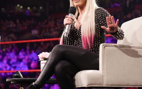 WWE小魔女布利斯透漏自己和贾克斯有厌食症