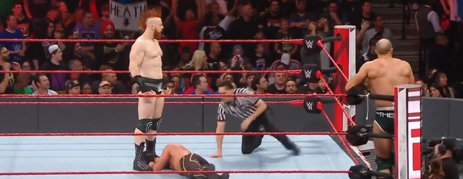 WWERAW1350期文字解说,赛斯科菲约战冠军通吃赛,送葬者现身