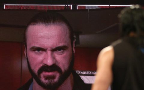 WWE2019 RAW第1360期：罗曼雷恩斯抒发胸中恶气大闹领导帮聚会，暴揍肖恩