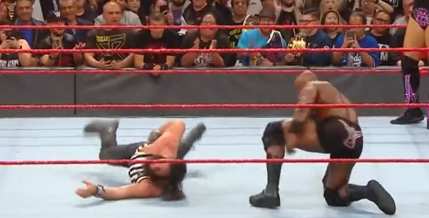 【文字解说】WWE2019 RAW第1360期:罗曼雷恩斯抒发胸中恶气大闹领导帮聚会