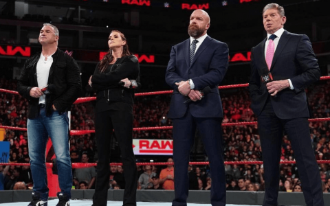 WWE高层为解决收视问题将杀鸡取卵直接影响中国摔迷