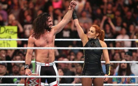 WWE贝基林奇终于站出来为罗林斯辩护，怒怼AEW老前辈！