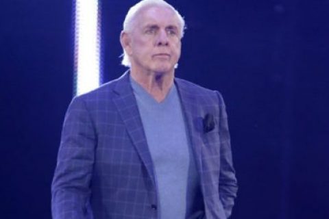 WWE传奇选手瑞克弗莱尔和AEW正式签约，但遭到大量摔迷抨击
