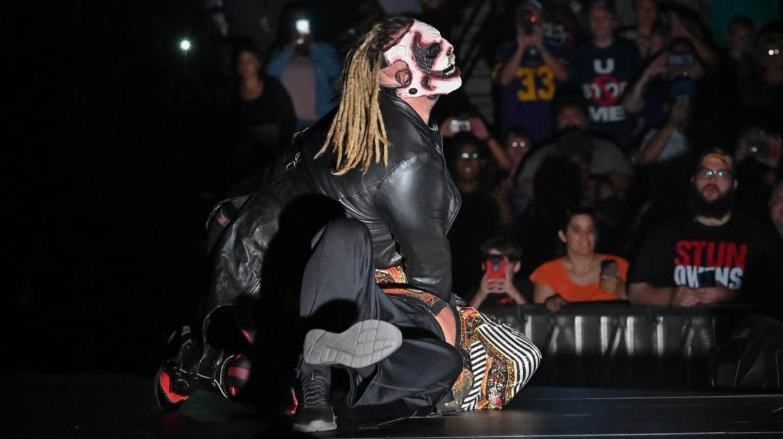 WWE"环球"和"冠军"头衔腰带即将分别易主?
