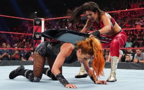 WWE女版约翰塞纳“贝利”为何突然袭击贝基林奇？