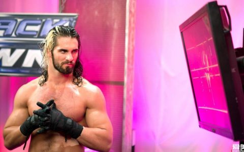 WWE环球冠军罗林斯突然宣布退出霍根小队只为了转反？