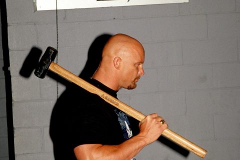 基本确定冷石回来全职打WWE比赛是不可能了！